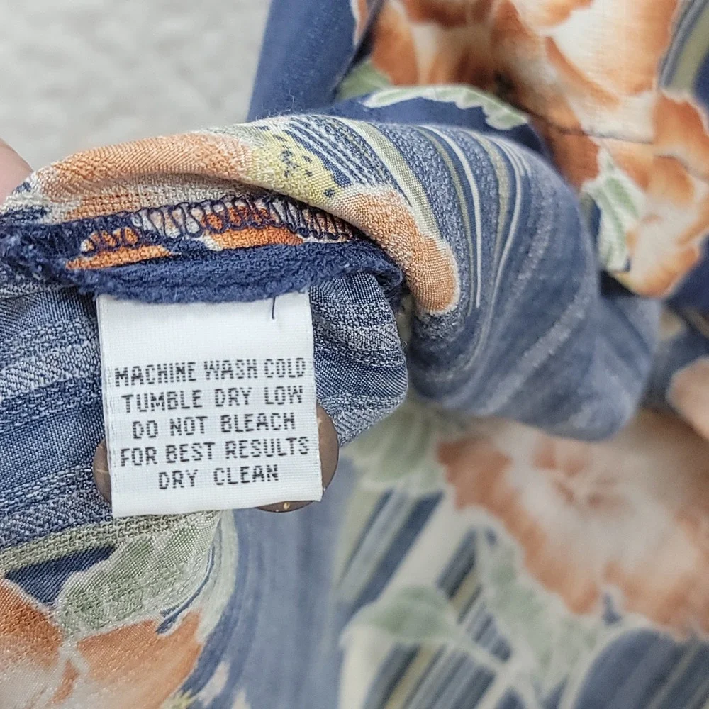 Tommy Bahama Button Up Shirt Mens Small Blue Silk Floral Hibiscus Camp Pocket
